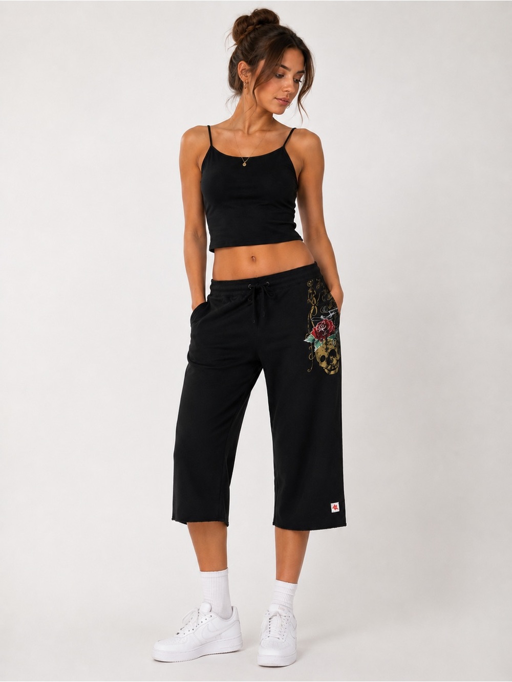 Big Flirt Women’s Black Capri Gaucho Pants Skull Rose Graphic Size Large NWT